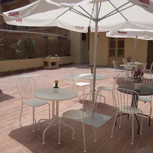 https://bcn-home-guest-house.topbarcelonahotels.com